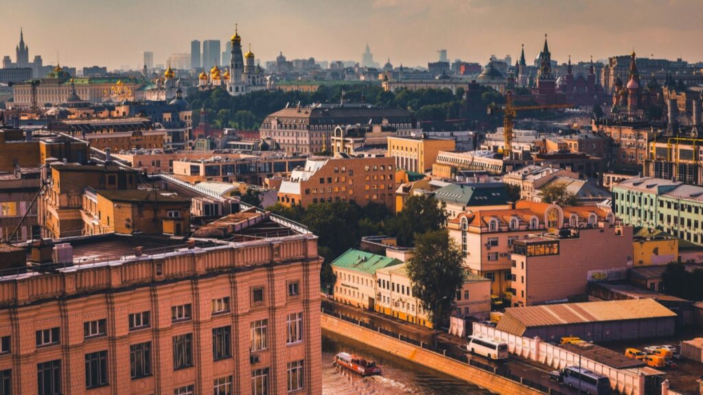 How Nepal Twitter bloggers can collaborate with Italy advertisers in 2025