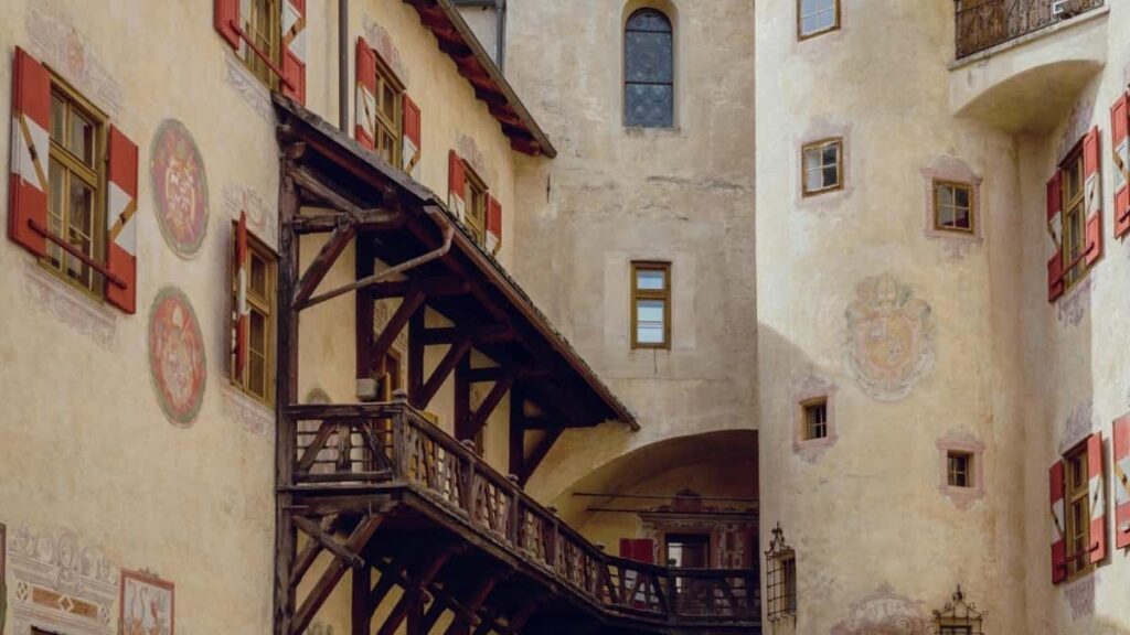 2025 Switzerland Snapchat विज्ञापन दर तालिका नेपालका लागि