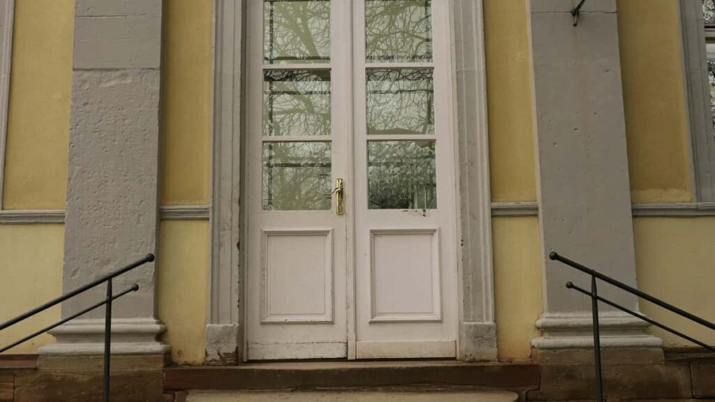 2025 Japan Instagram सबै वर्ग विज्ञापन दर तालिका नेपालका लागि