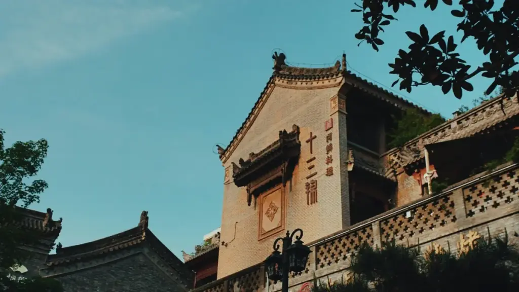 "Threads मार्फत बोलीभिया ब्रान्डसम्म पुगेर इभेन्ट कवरेजमा sponsor ट्याग कसरी प्राप्त गर्ने — नेपाली क्रिएटरका लागि व्यवहारिक र अपडेटेड गाइड।"