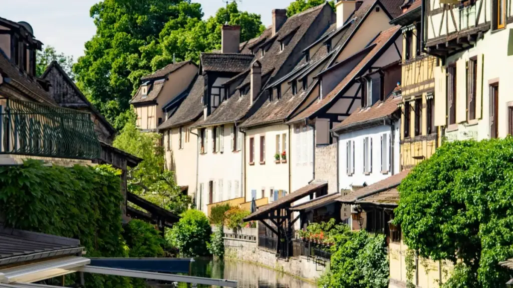 "नेपाली क्रियेटरहरूको लागि व्यावहारिक गाइड: कसरी vkontakte मा फिनल्यान्डका ब्रान्डहरुसँग जोड्ने र ब्रान्ड प्रडक्टबाट आउटफिट स्टाइल गर्ने।"