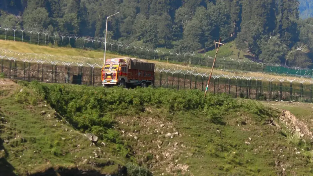 नेपालका क्रिएटरहरूका लागि Rumble मार्फत एस्टोनियाली ब्रान्ड खोज्ने, पहुँच बढाउने र लोकलाइज्ड भिडियो नमूना बनाउने व्यवहारिक रणनीति।