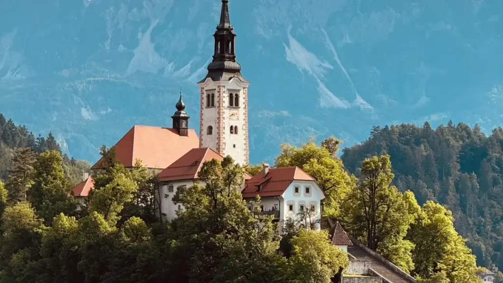 नेपालका क्रिएटरहरूका लागि OnlyFans मा रूसी ब्रान्ड र कलाकारहरूसँग मिलेर स्वस्थ बानी प्रचार गर्ने व्यवहारिक, सुरक्षा-अनुकूल र मार्केट-समझयुक्त मार्गदर्शन।