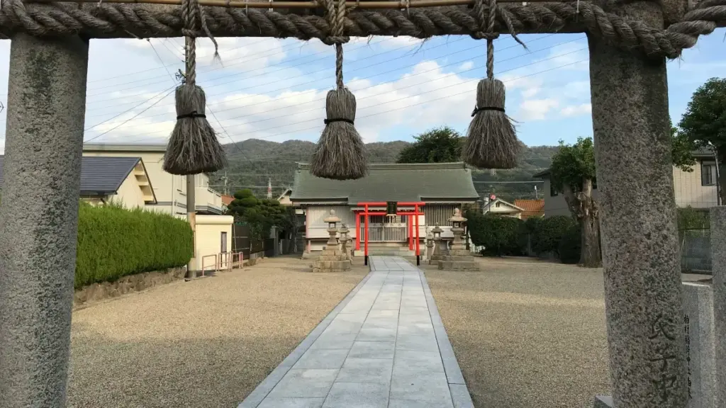 नेपालका विज्ञापनदाताहरूका लागि सरल, लोकल-फर्स्ट तरिका — Laos भित्रका LinkedIn क्रिएटर्स पत्ता लगाउने, उनीहरुलाई सहर गाइड फिचर गर्न काम गर्ने, र कम बजेटमा भरोसेमन्द storytellers जोड्ने परामर्श।