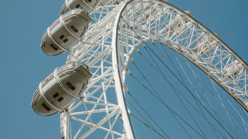 फिनल्यान्ड ब्रान्डहरुसँग Telegram मार्फत बेटा-लन्चमा सामेल हुन चाहने नेपालका क्रिएटरका लागि व्यवहारिक, कानुनी र नेटवर्किङ रणनीति।