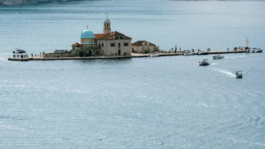 नेपालबाट इन्डोनेसिया का Threads क्रिएटरसँग मेकअप ट्युटोरियल गर्न चाहनुहुन्छ? प्लान, कहाँ खोज्ने, संपर्क गर्ने तरिका र स्थानीय रणनीति यहाँ पाइन्छ।